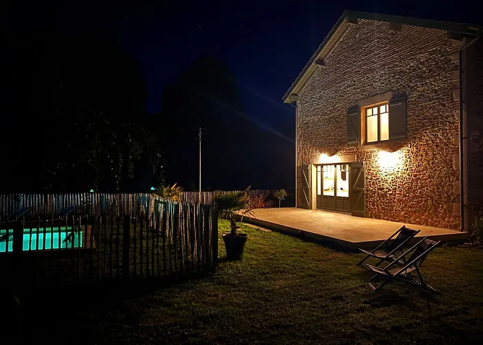 Avec Piscine * Magescq