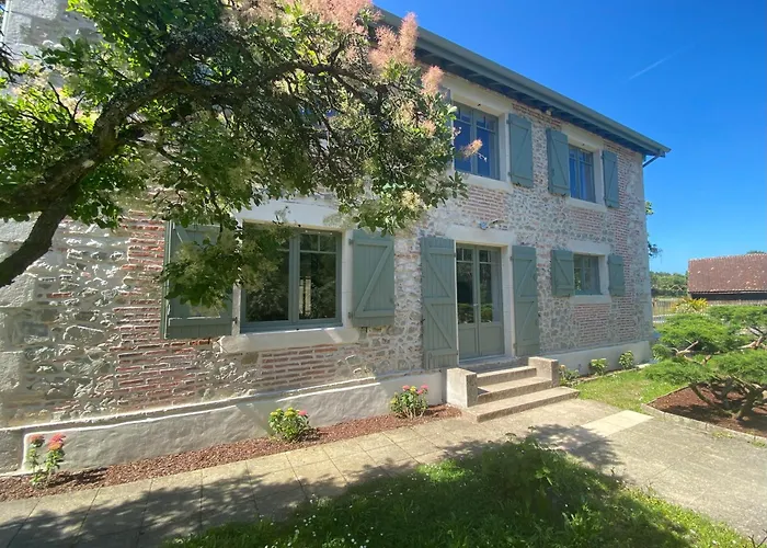 Avec Piscine * Magescq